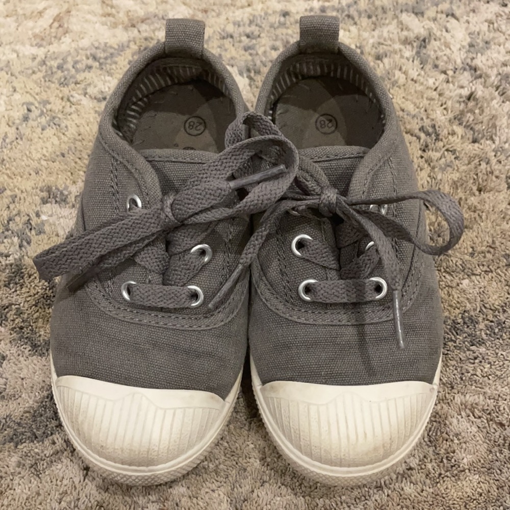 Toddler chus. Size 28. - Picture 2 of 4